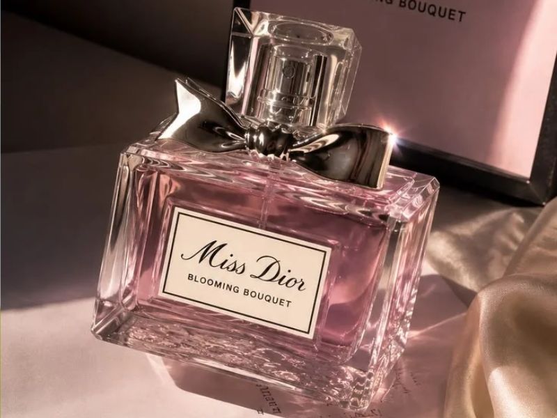 Featured-Image-of-How-to-Choose-a-Signature-Scent-That-Matches-Your-Personality