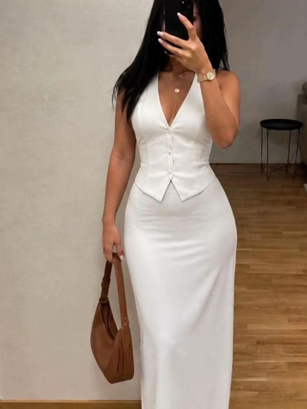 Image-of-a-lady-on-
Monochrome-Dinner-Outfit