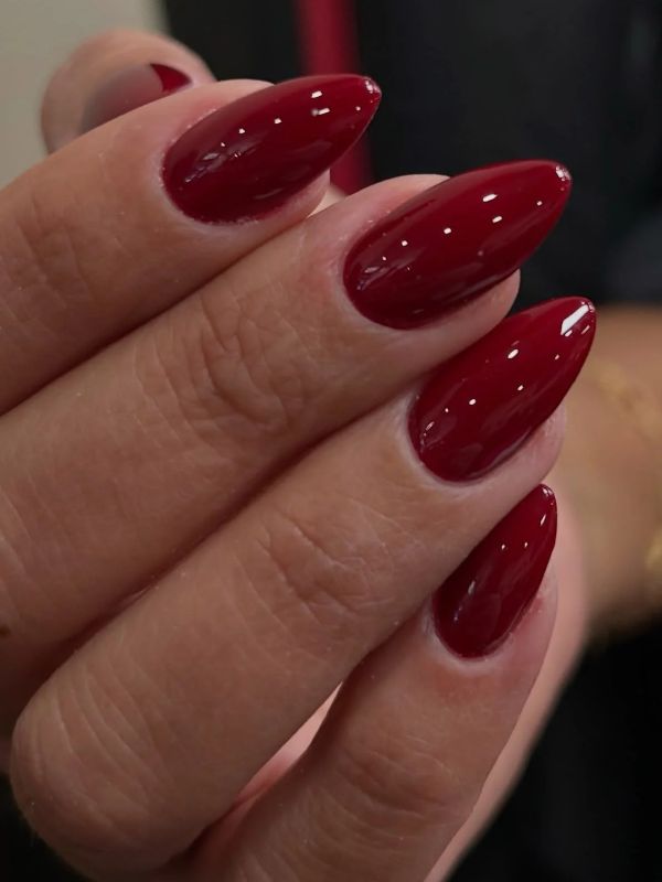 Red-Almond-Nails 