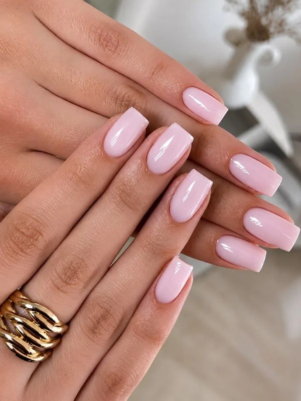 Image-Short-Square-Nails-With-a-Glossy-Finish