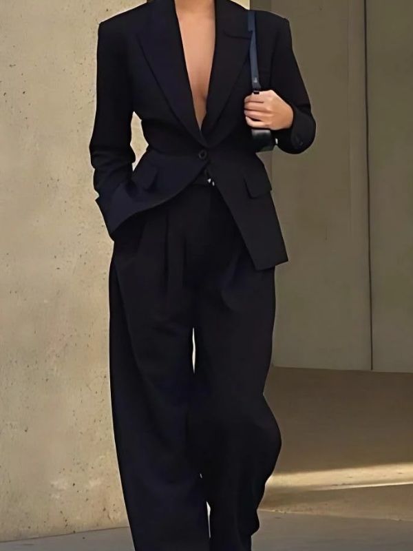 Image-of-a-woman-on-Well-Fitted-Blazer.